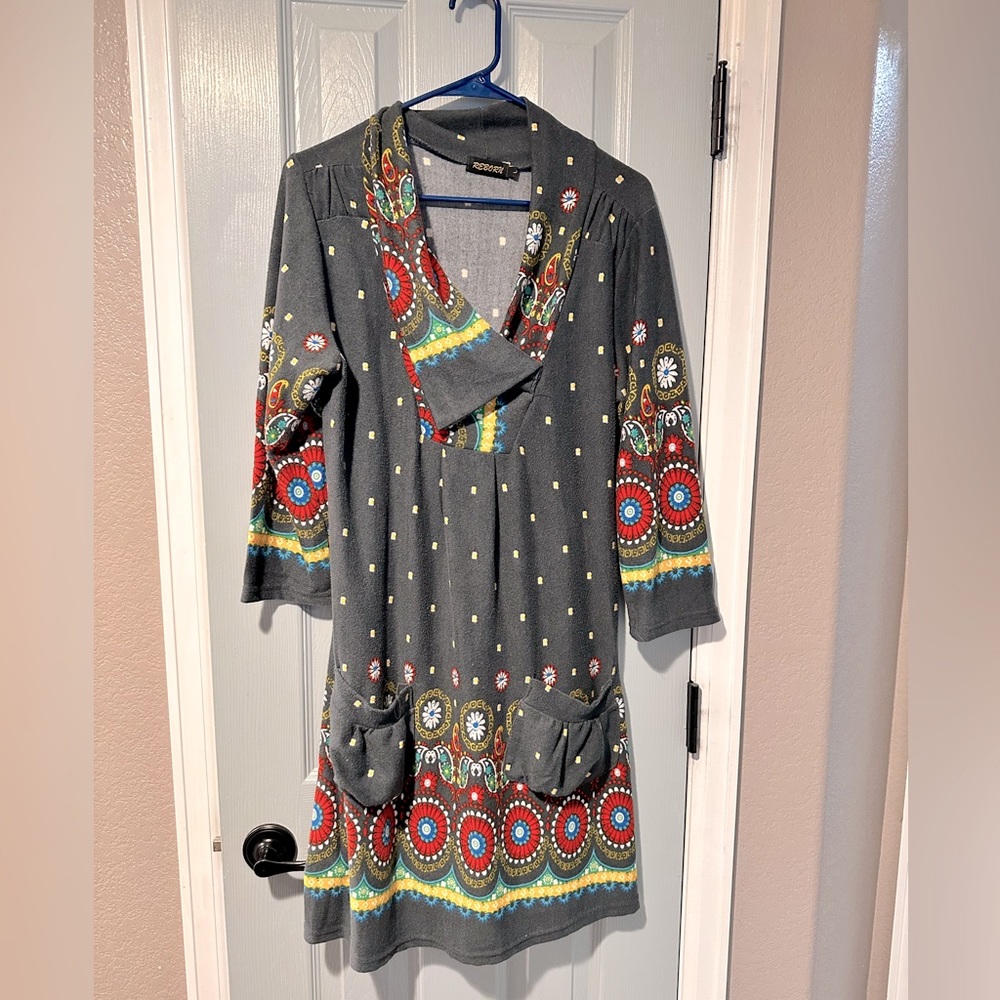 Tunic/dress gray with bright color accents.